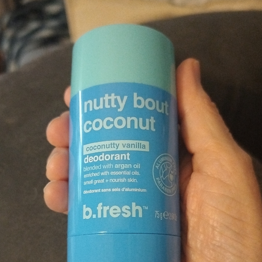 B Fresh Blue and White Deodorant